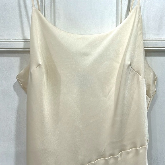 EXPRESS SWAN SATIN SCOOP NECK SATIN MIDI DOWNTOWN CAMI SLIP DRESS IN CREAM - L - Picture 9 of 15